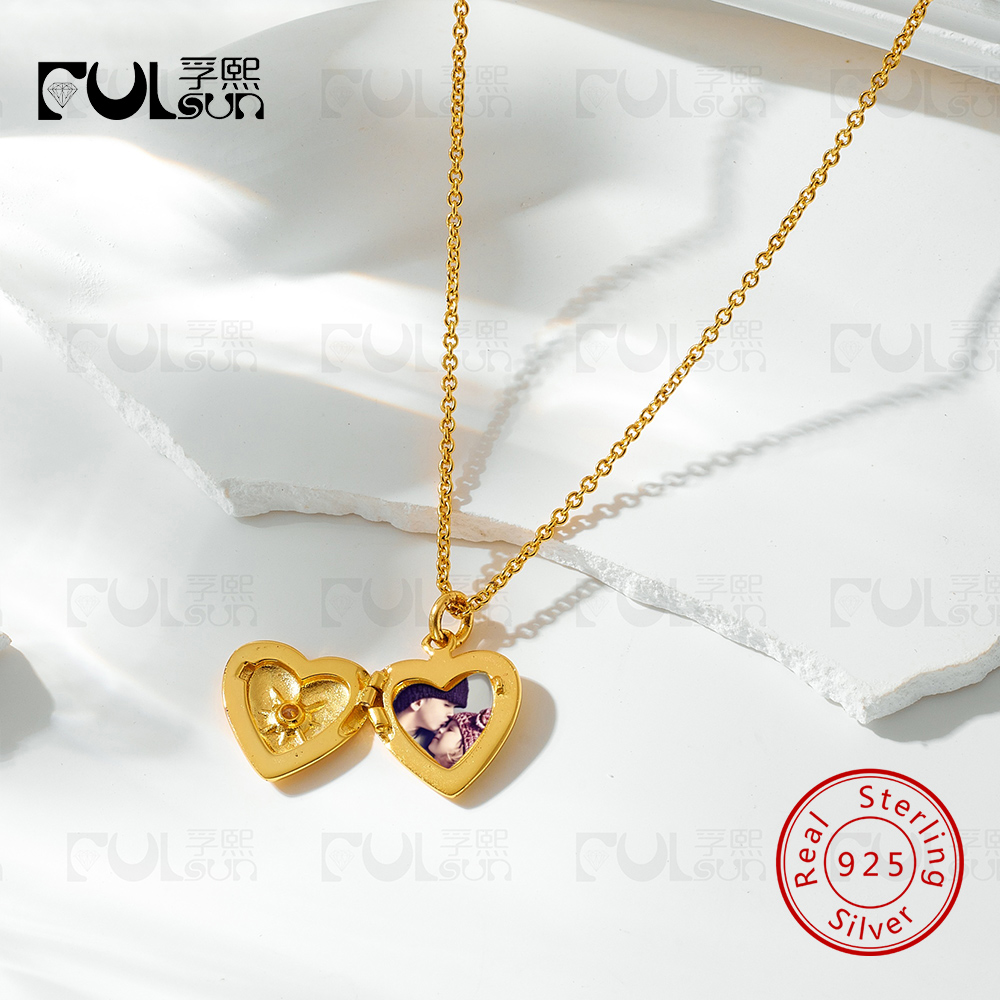 925 스털링 실버 소재에 14K 금 도금을 한 하트  - Heart Locket Necklace Photo 리뷰 및 가격
